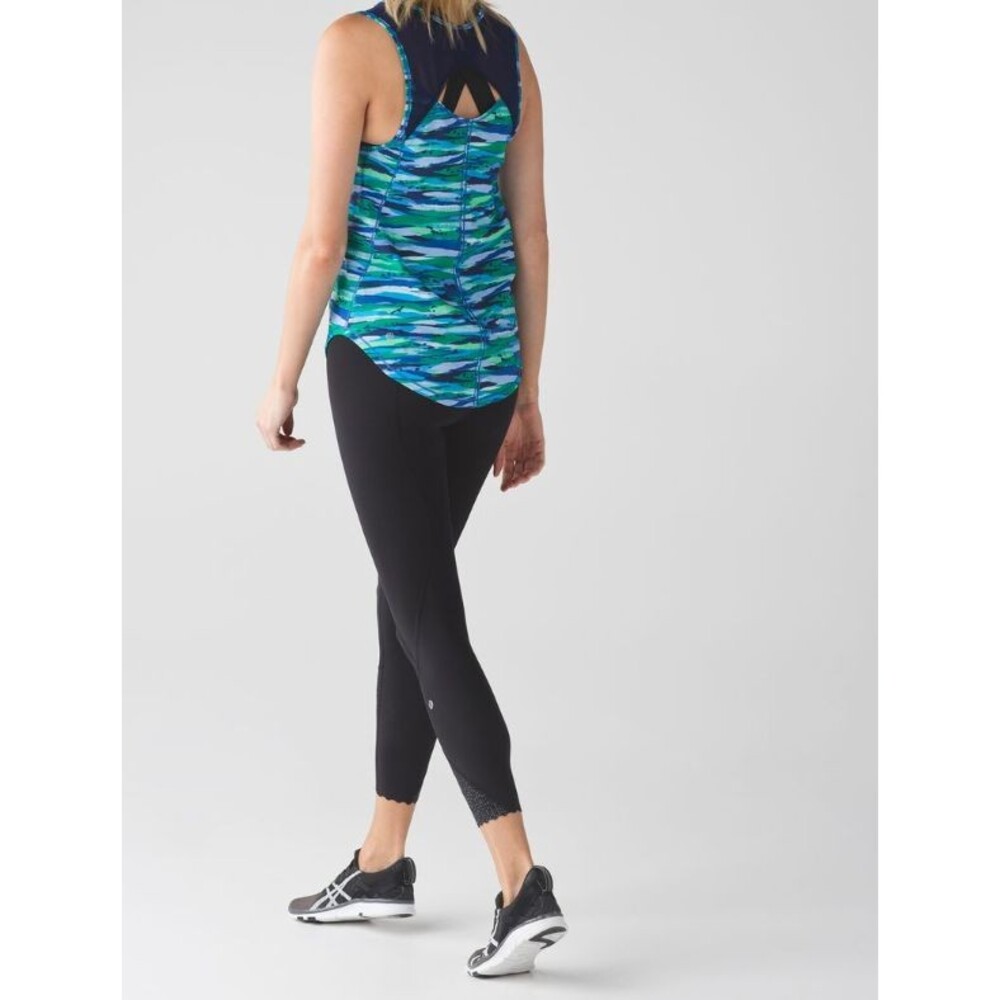 Lululemon Sculp Tank Top Seven Wonders Multi Hero Blue  Medium 8? - Picture 7 of 8